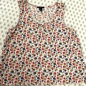 FOREVER 21 Floral Crop Sleeveless Blouse in Size Medium